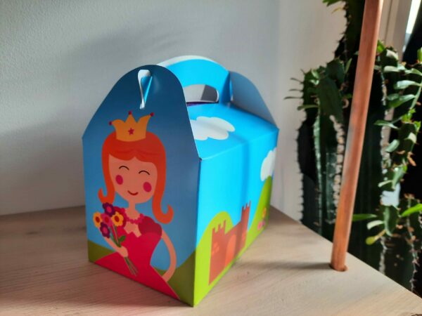 Vue de côté Image d'un bon cadeau massage de la princesse